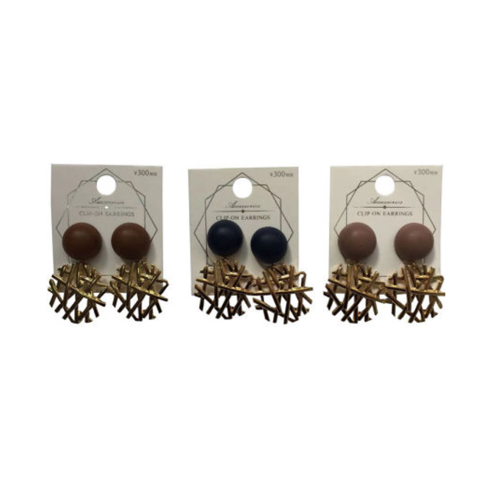 Clip On Earrings Wood Snow